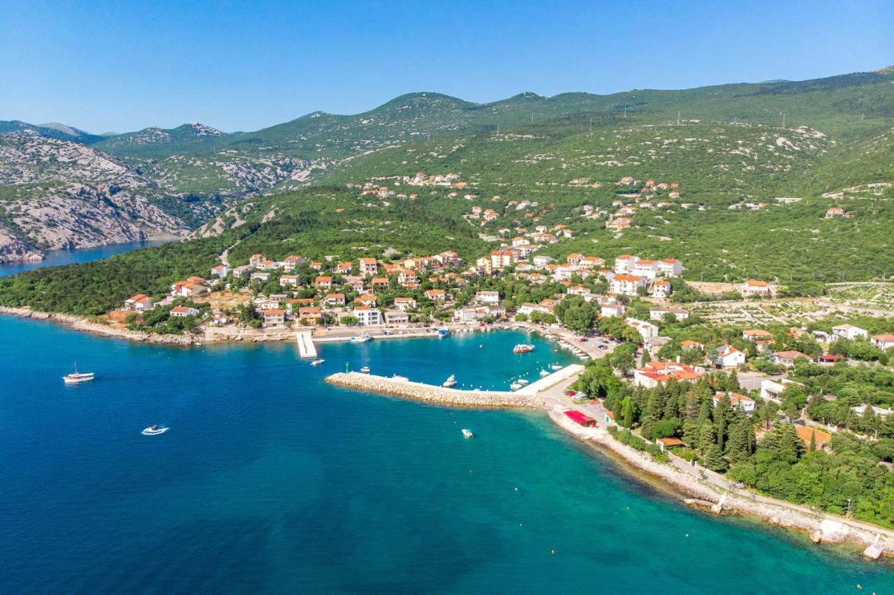 Apartments By The Sea Klenovica, Novi Vinodolski - 5581 Apartment Klenovica